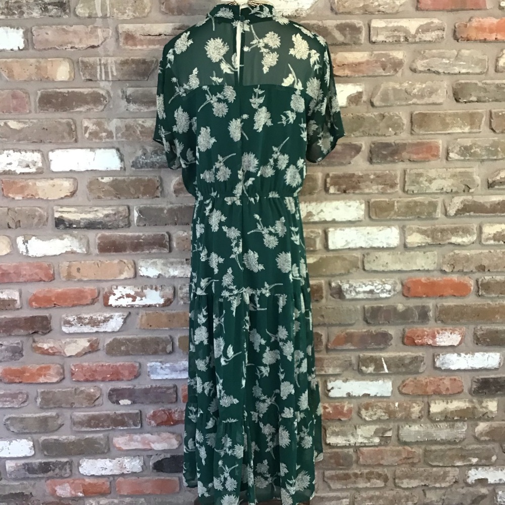 LULUS Women's Forest Green Ivory Floral Short Sleeve Tiered Midi Dress L - Picture 3 of 6